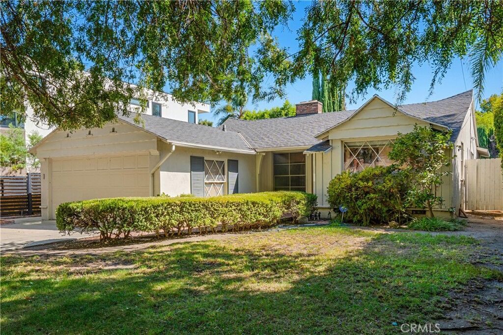 Property Photo:  15516 Huston Street  CA 91436 