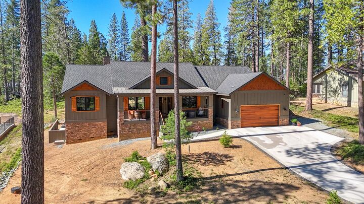 Property Photo: 192 Vireo Way CA 95223