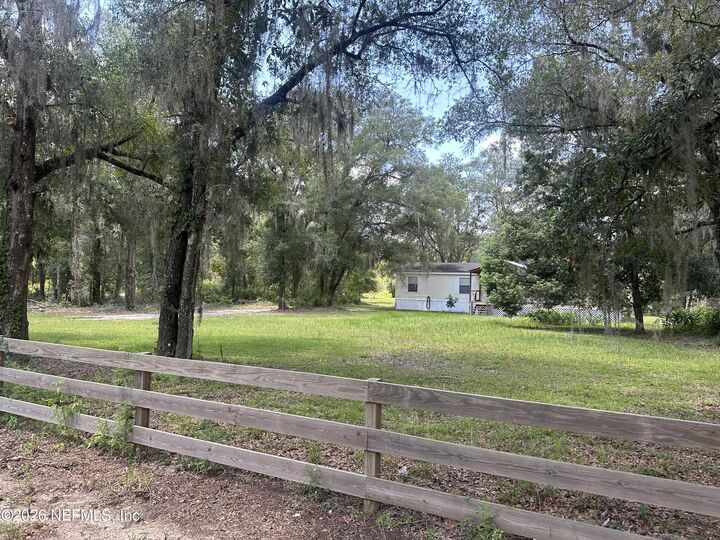 Property Photo:  101 W Strickland Road  FL 32148 