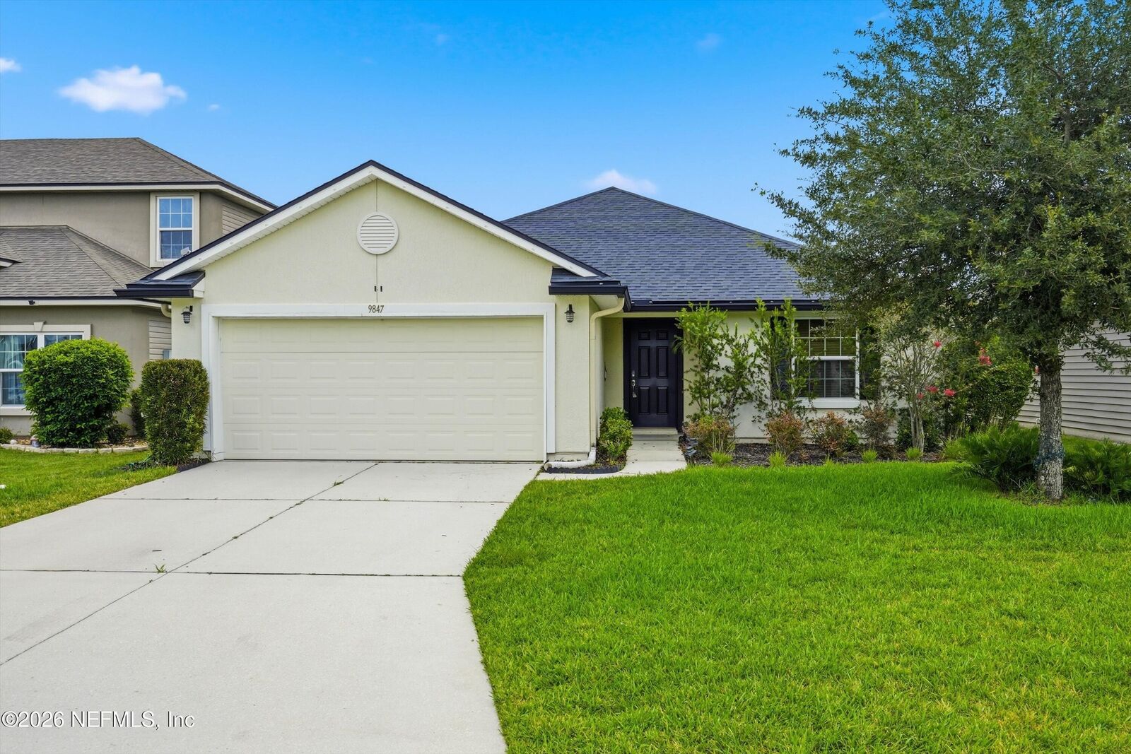 Property Photo: 9847 Sailor Drive FL 32221