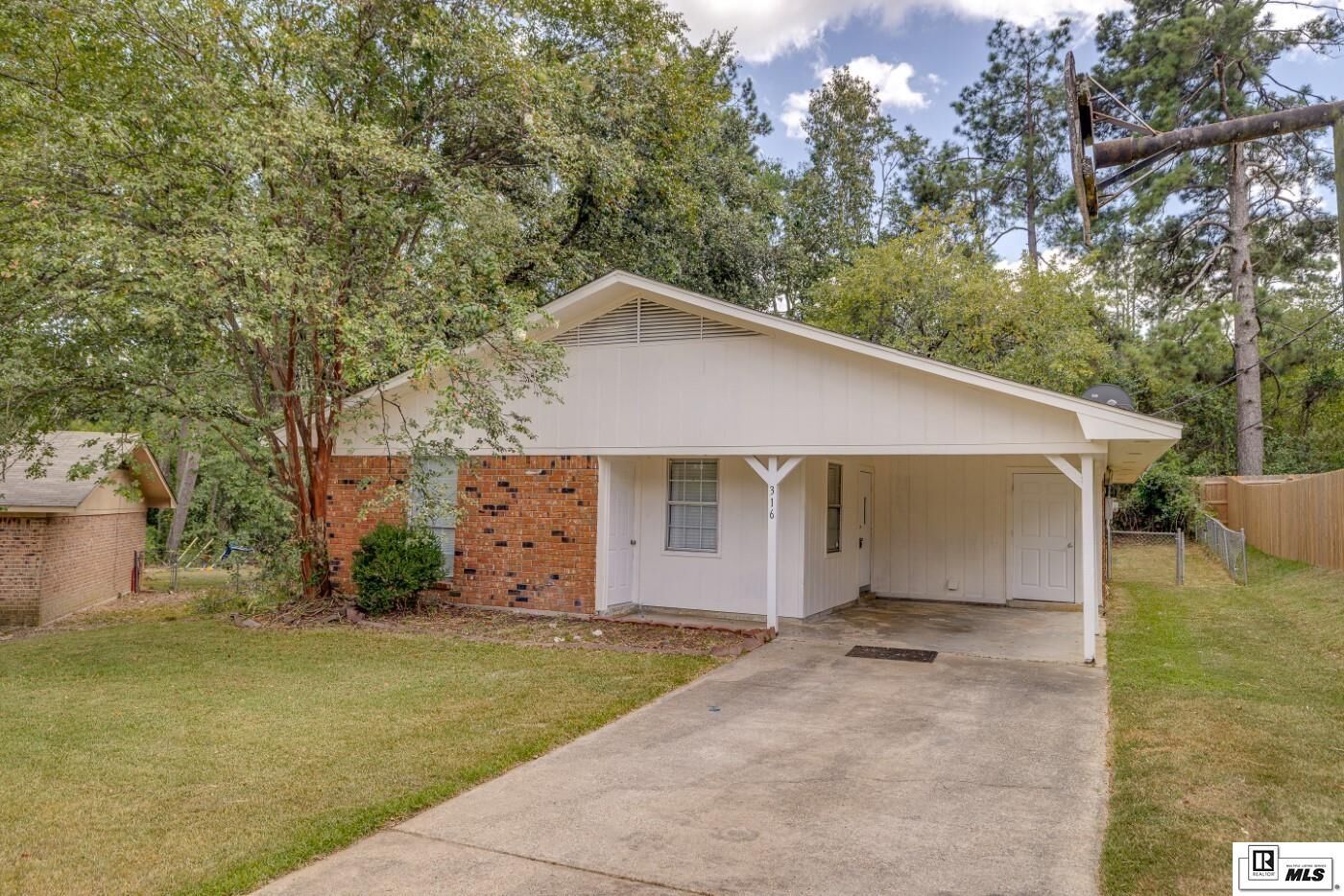 Property Photo: 316 Susan Drive LA 71291