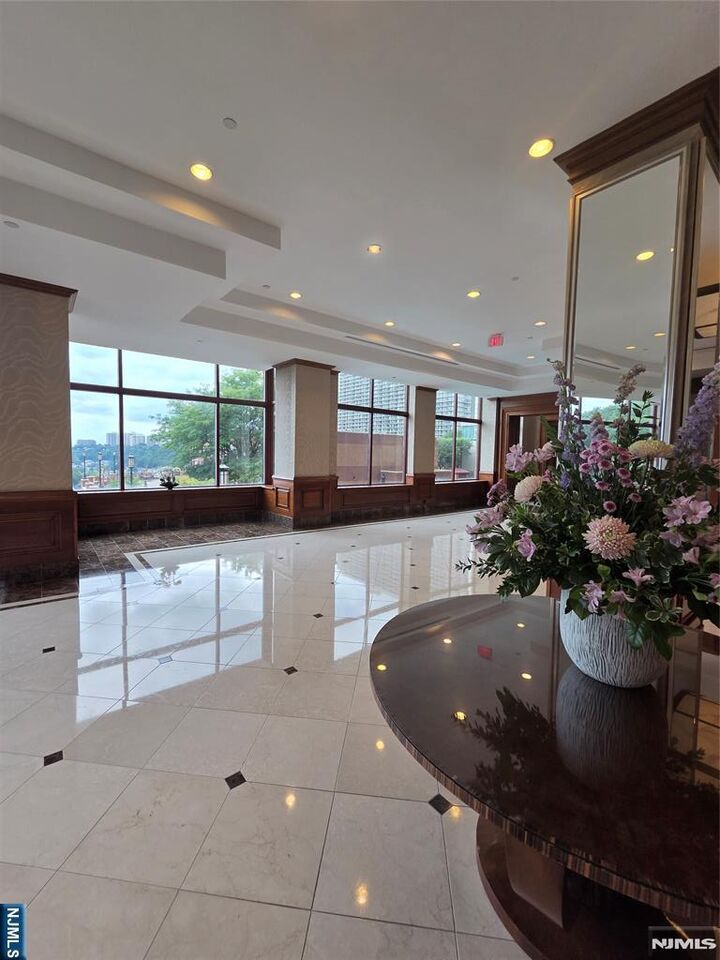 Property Photo:  100 Old Palisade Road 3605  NJ 07024 