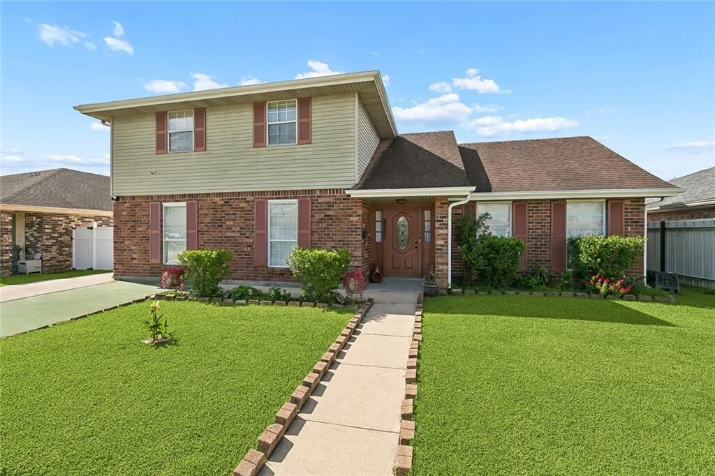 Property Photo:  5565 Trinity Drive  LA 70072 