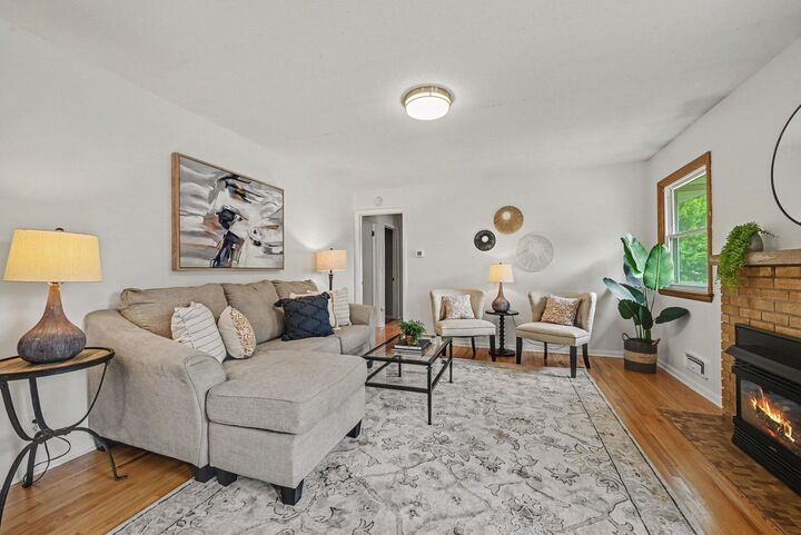 Property Photo:  2733 Parkview Boulevard  MN 55422 