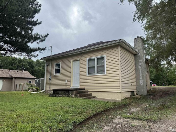 Property Photo: 3204 14th St. IA 51105