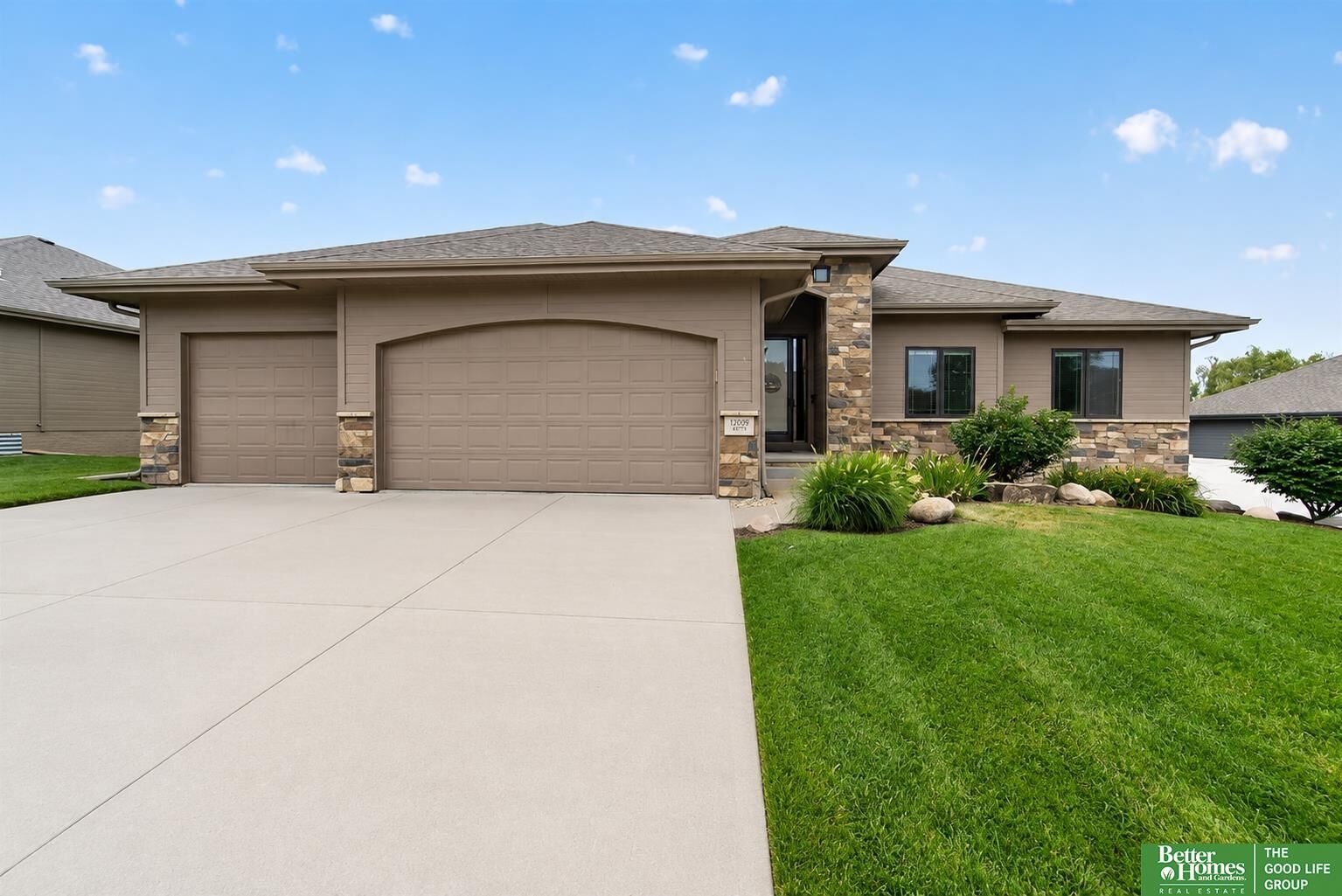 Property Photo:  12068 S 79th Street  NE 68046 