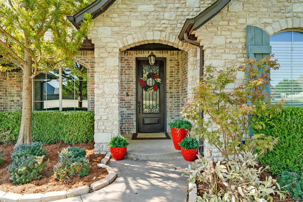 Property Photo: 800 Tacoma Bridge Court OK 73034