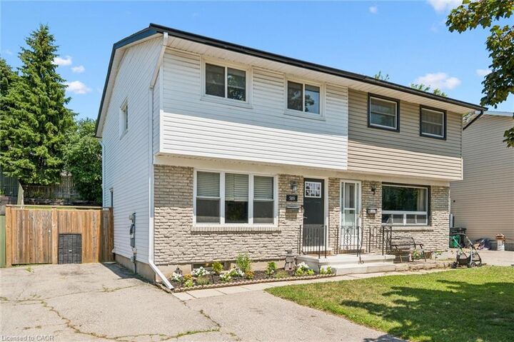 589 Elgin Street N — photo 1