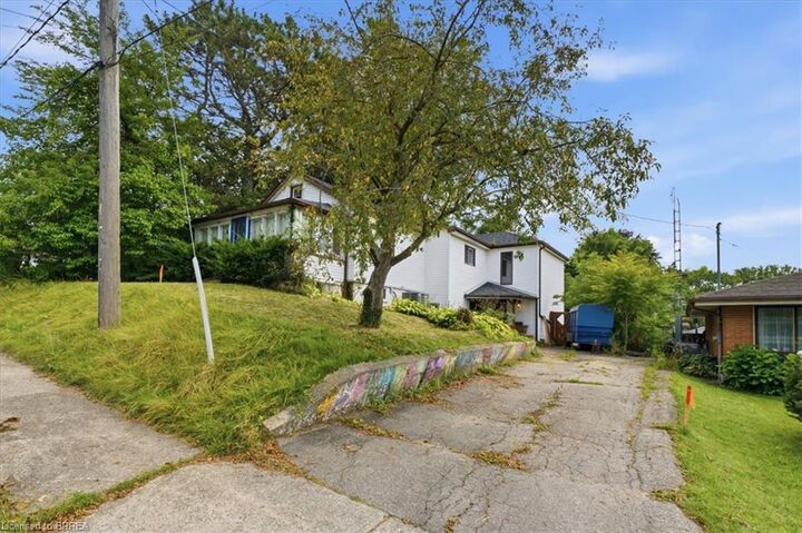 Property Photo:  367 Nelson Street  ON N3S 4E6 