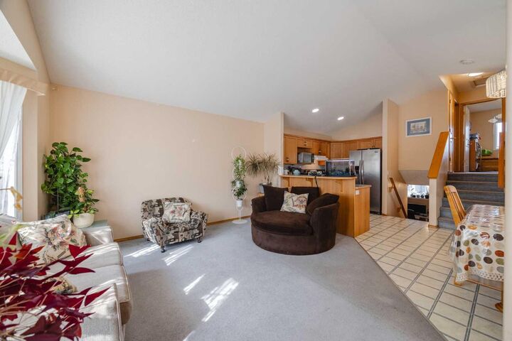 Property Photo:  23 Tarington Way NE  AB T3J 4N1 