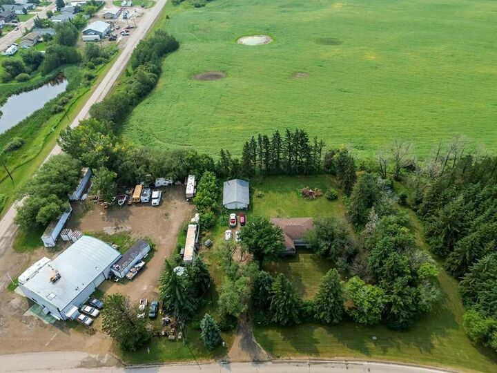 Property Photo: 23403 Township Road 374 AB T0M 0V0