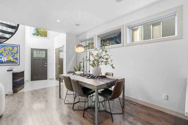 Property Photo: 2042 49 Avenue SW AB T2T 2V4