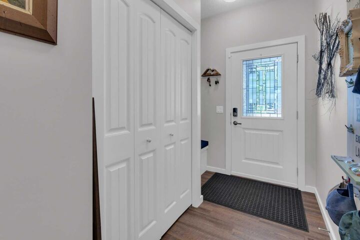 Property Photo: 22 Heritage Vista AB T4C 2N6