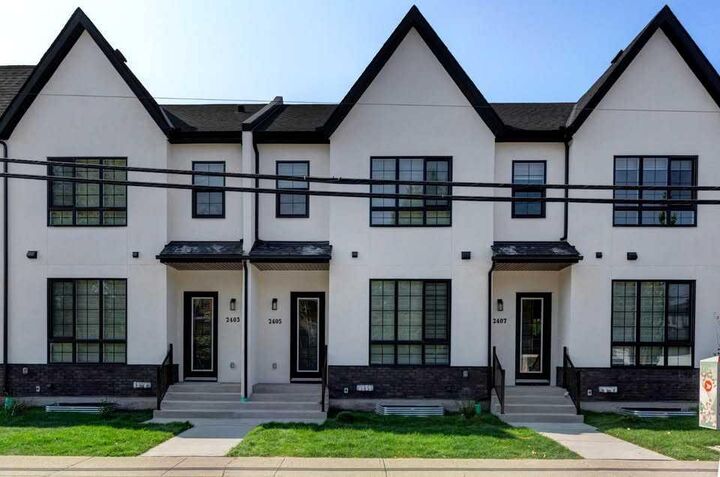 Property Photo: 1204 5 Street NE AB T2E 0Z7