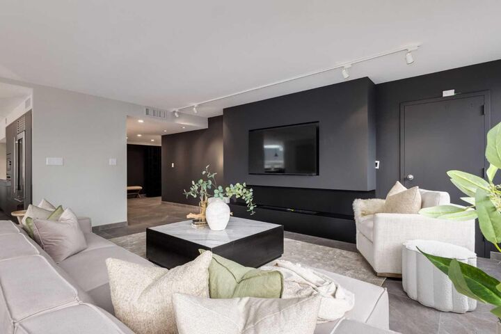 Property Photo: 500 Eau Claire Avenue SW 402A AB T2P 3R8