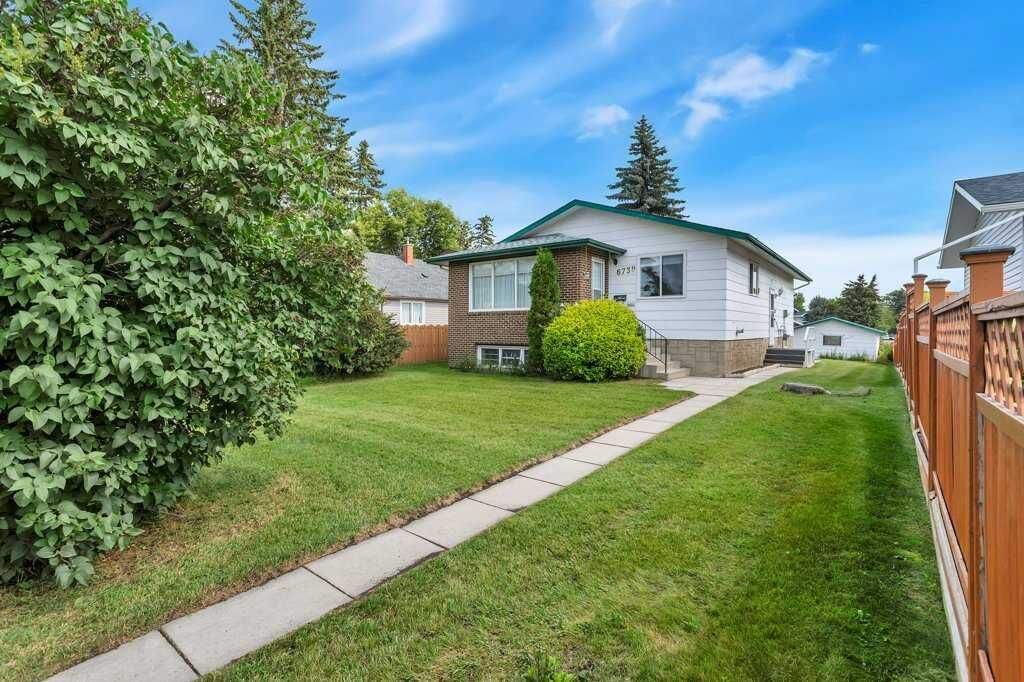 Property Photo:  6739 59th Avenue  AB T4P 1B1 