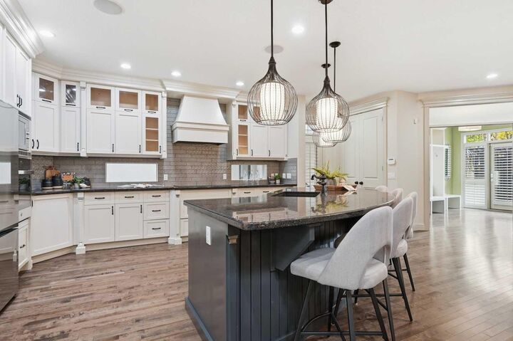 Property Photo: 4221 17 Street SW AB T2T 4P7