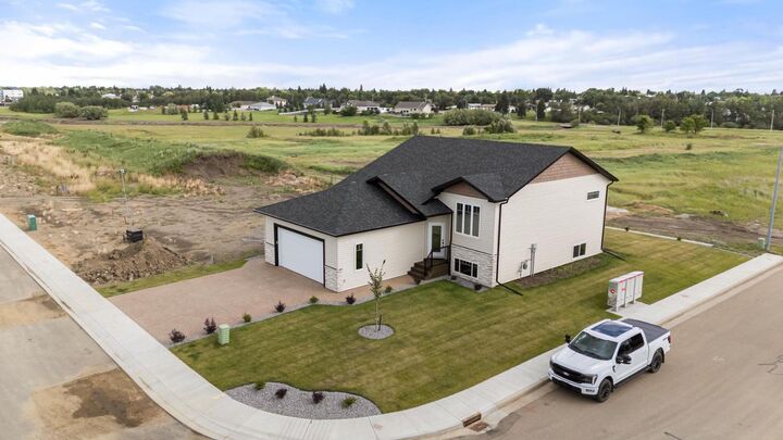 Property Photo: 5737 55 Avenue AB T4V 5B9