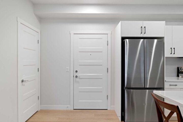 Property Photo:  81 Arbour Lake View NW 1112  AB T3G 0H4 