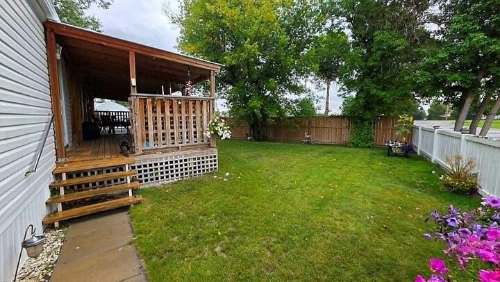 Property Photo:  4000 13 Avenue SE 49  AB T1B 1J3 