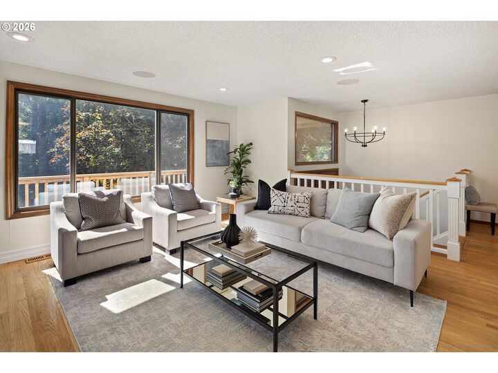 Property Photo: 765 Foothill Dr OR 97405