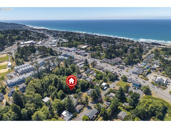Property Photo: 2705 NE Reef Ave OR 97367