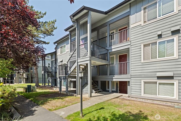 Property Photo:  11110 NE 125th Lane H229  WA 98034 