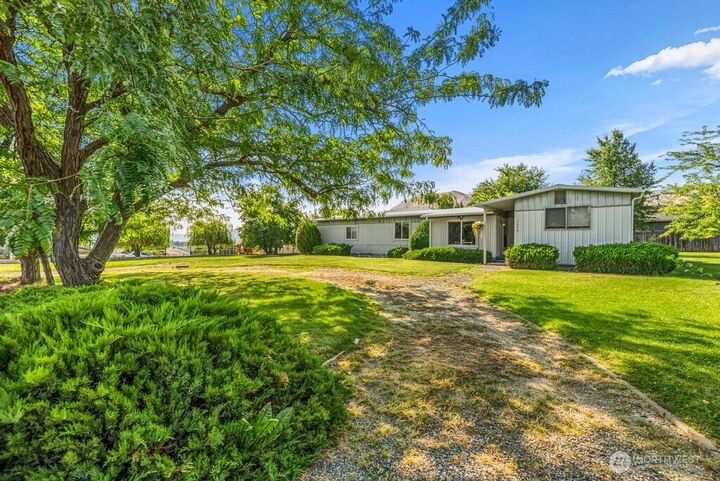 Property Photo: 1642 Antles Avenue WA 98801