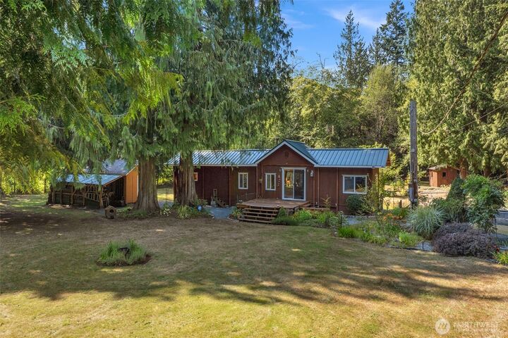 Property Photo:  6405  Happy Hollow Road  WA 98292 