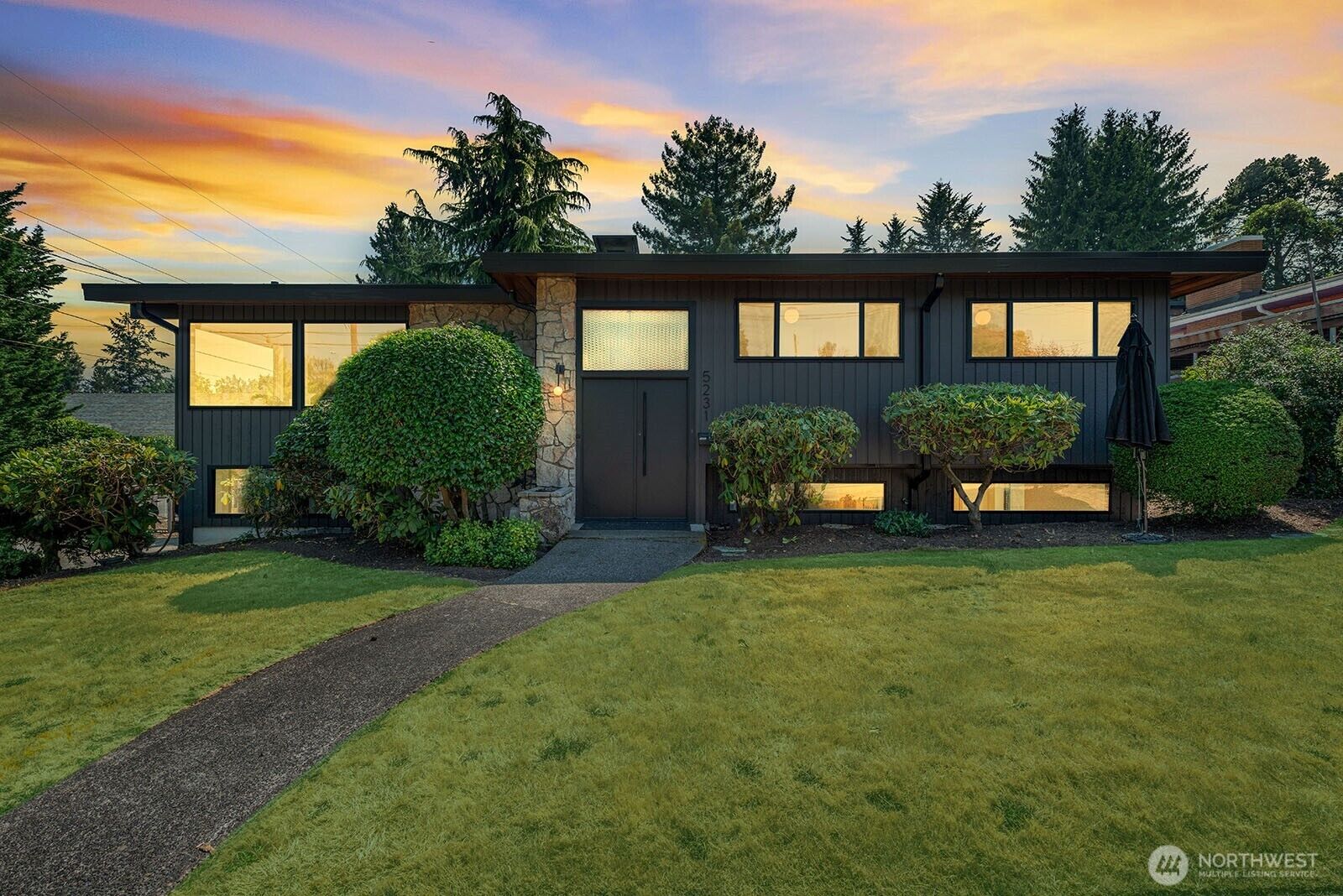 Property Photo:  5231 S Othello Street  WA 98118 