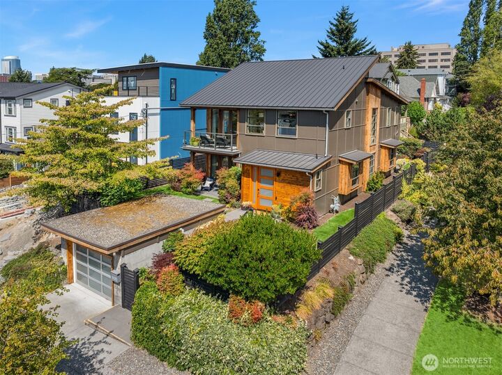 Property Photo:  1620 E Alder Street  WA 98122 