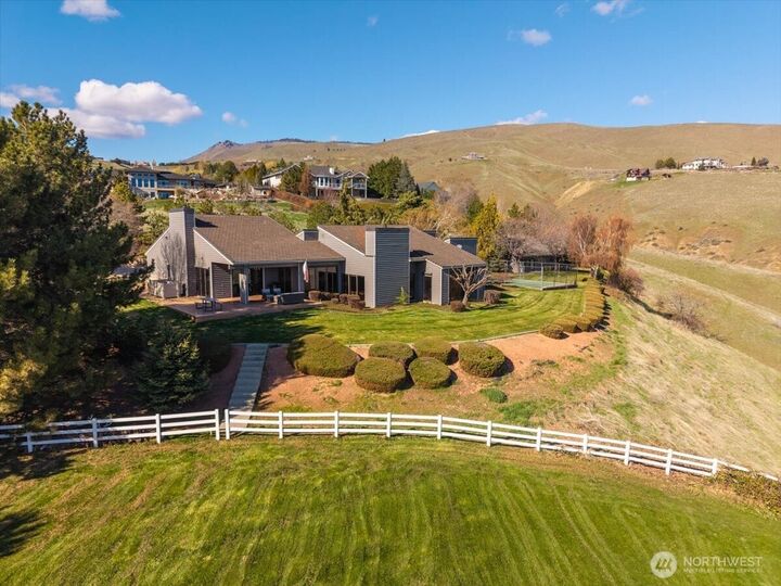 Property Photo:  4333  Anna Lane  WA 98801 