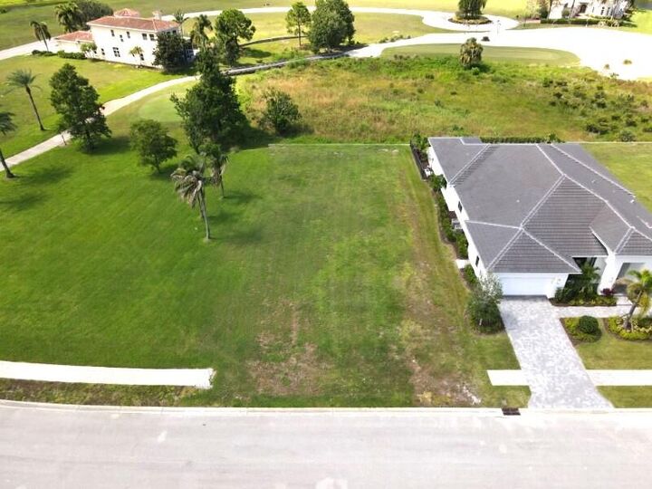 Property Photo:  172 SE Rio Angelica  FL 34984 