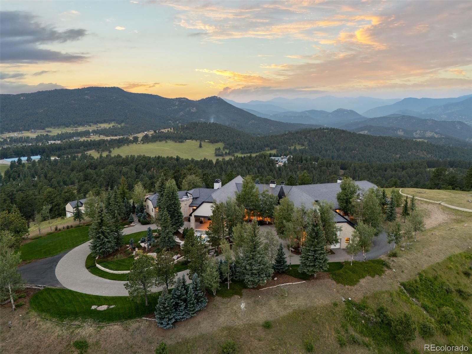 Property Photo:  4095 Lakota Road  CO 80454 