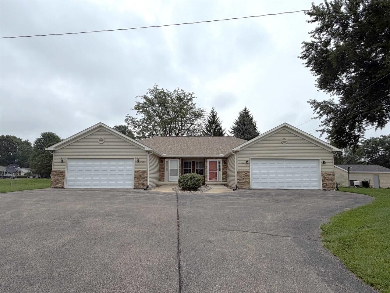 Property Photo:  2302/2308 Bootmaker Drive  WI 53511 