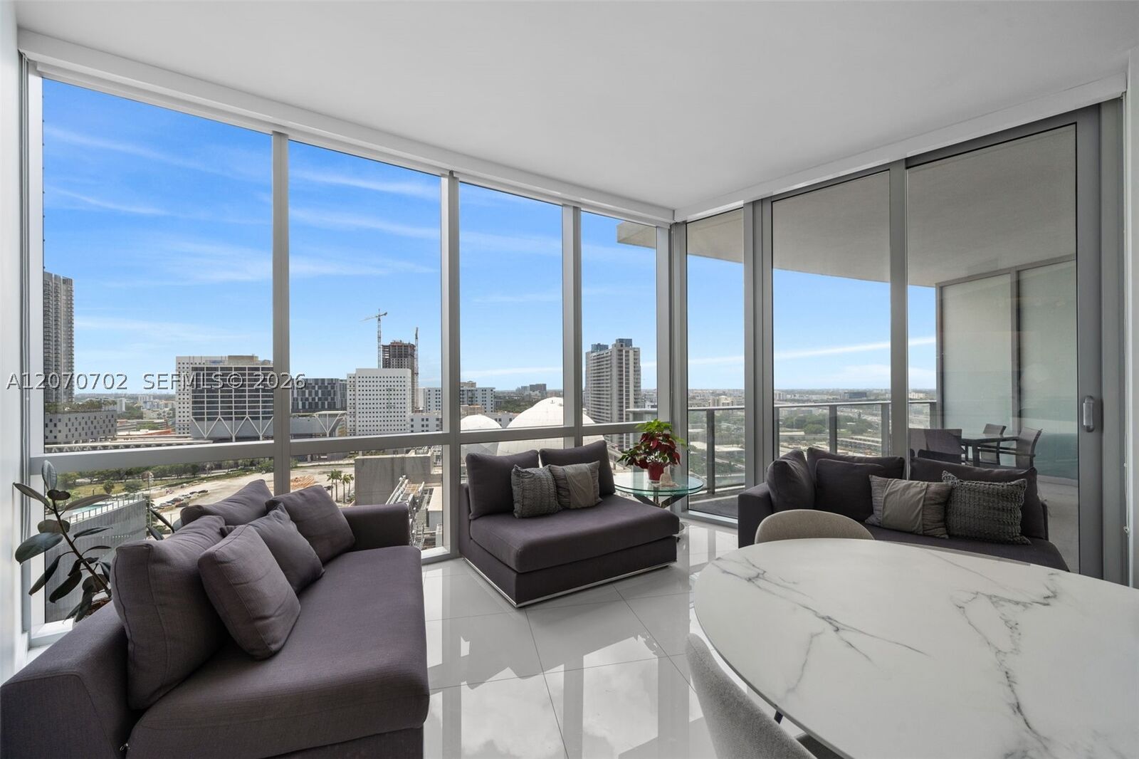 Property Photo:  851 NE 1st Ave 1610  FL 33132 