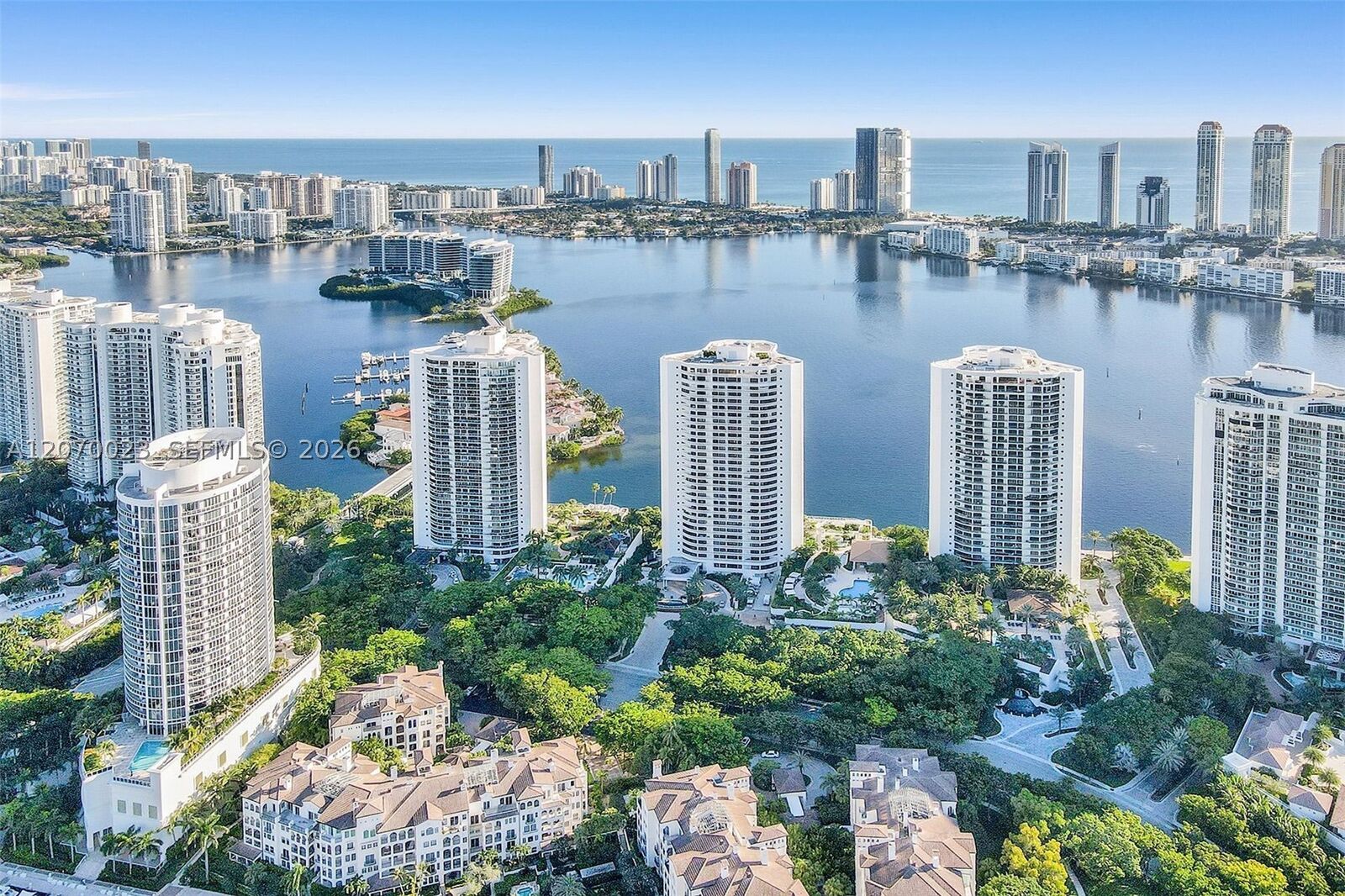 Property Photo: 3000 Island Blvd 1106 FL 33160