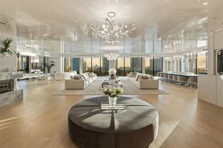 Property Photo:  6893 Fisher Island Dr 6893 Lphcenter 6893  FL 33109 