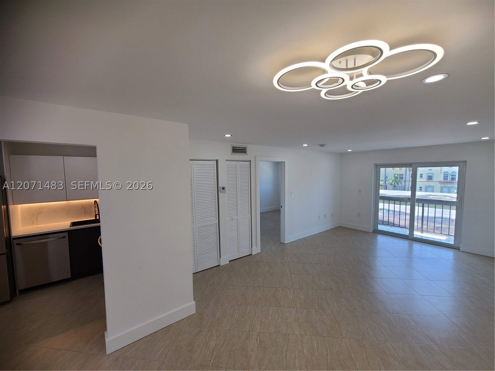 Property Photo: 1612 Jefferson Ave 403 FL 33139