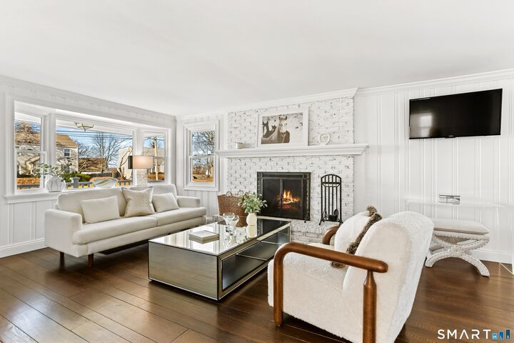 Property Photo:  190 5th Avenue  CT 06615 