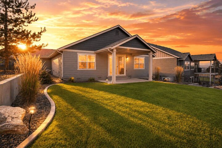 Property Photo: 21491 E Valley Vista Dr WA 99019