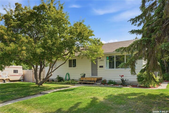 Property Photo: 2401 Dufferin Avenue SK S7J 1C3
