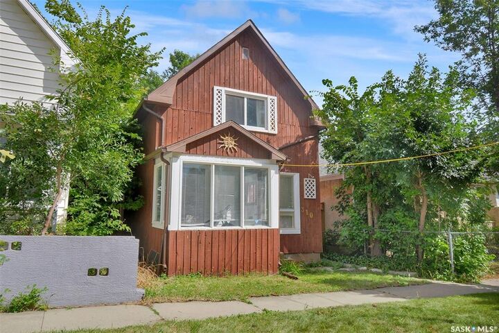 Property Photo: 310 J Avenue N SK S7L 2K2
