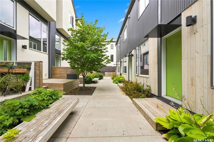 Property Photo:  540 F Avenue S 6  SK S7M 5X9 