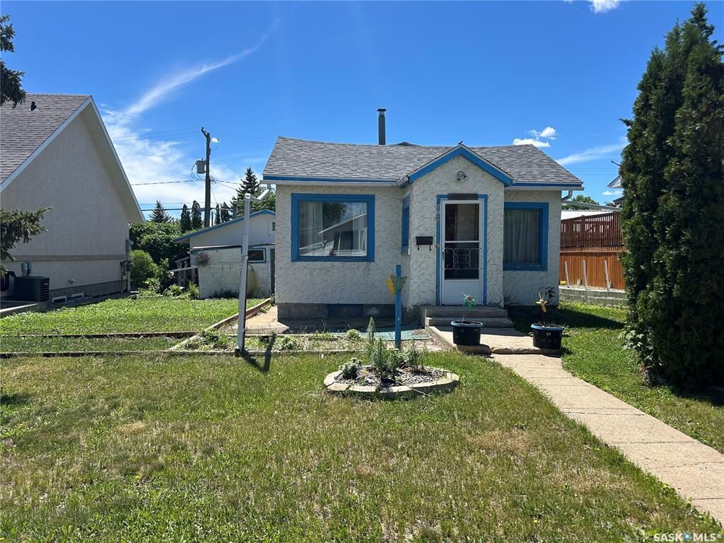 Property Photo: 929 Brown Street SK S6H 2Z1