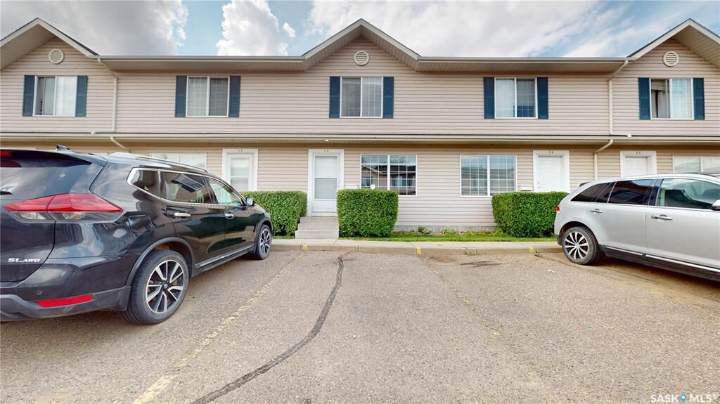Property Photo: 809 Kristjanson Road 13 SK S7S 1M8