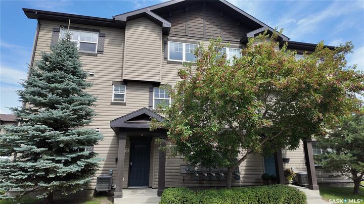 Property Photo: 150 Langlois Way 572 SK S7T 0L3
