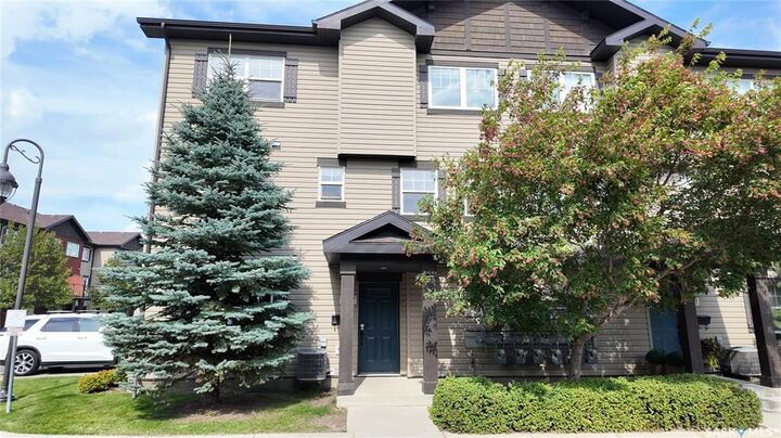 Property Photo: 150 Langlois Way 572 SK S7T 0L3