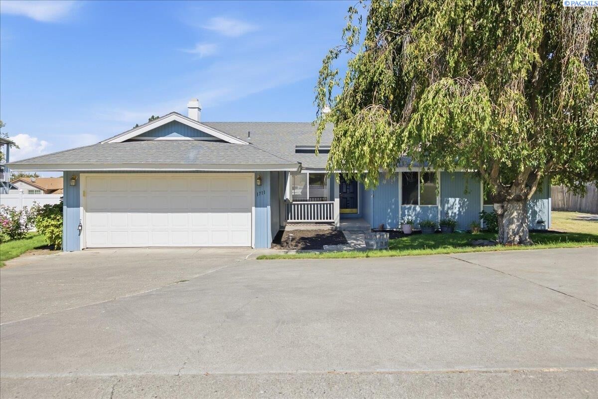 Property Photo:  1711 S Kent  WA 99337 