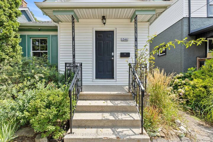 Property Photo:  134 1/2 York Street  ON L2R 6E7 
